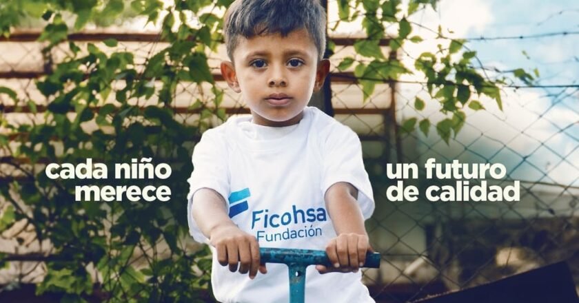 Universidad José Cecilio del Valle y Fundación Ficohsa se unen para impulsar la educación financiera en niños y jóvenes