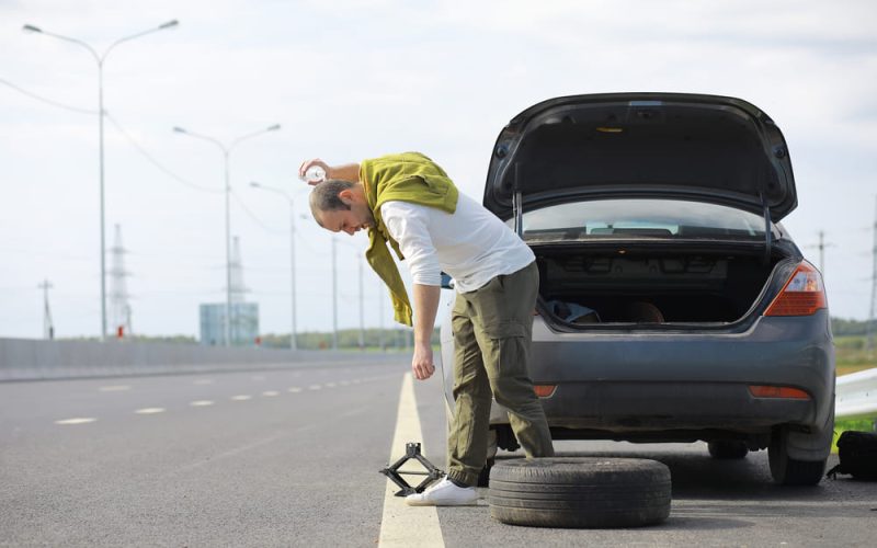 Guía práctica para revisar frenos y llantas antes de viajar